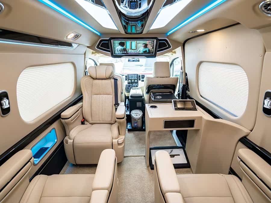 Toyota Hiace 2024 immagine di auto #9