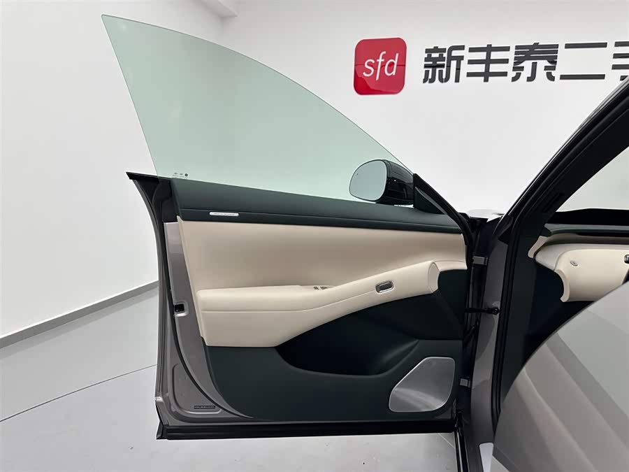 小米汽车 小米YU7 汽车图片 #9