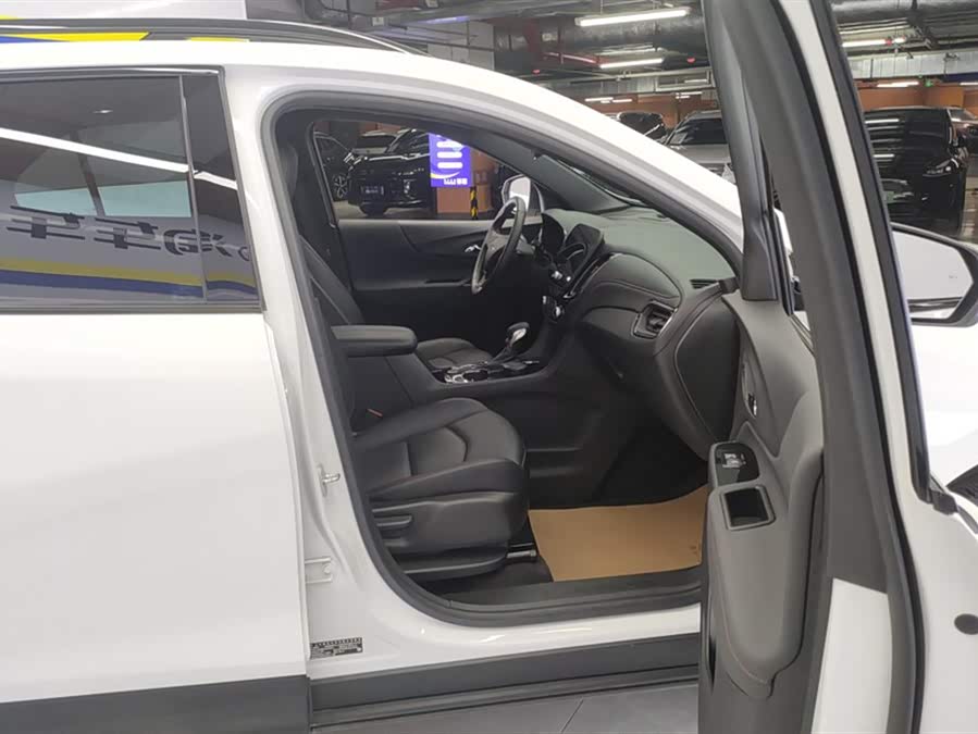 Chevrolet Equinox 2023 #9 Chevrolet Equinox 2023 car image #9