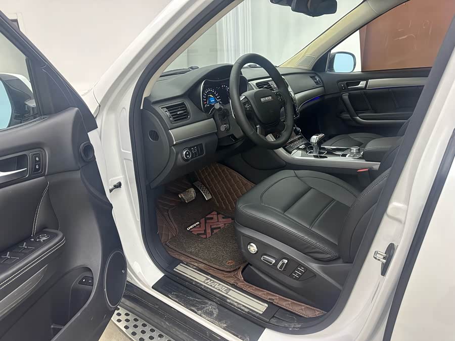 Haval H8 2017 car image #9