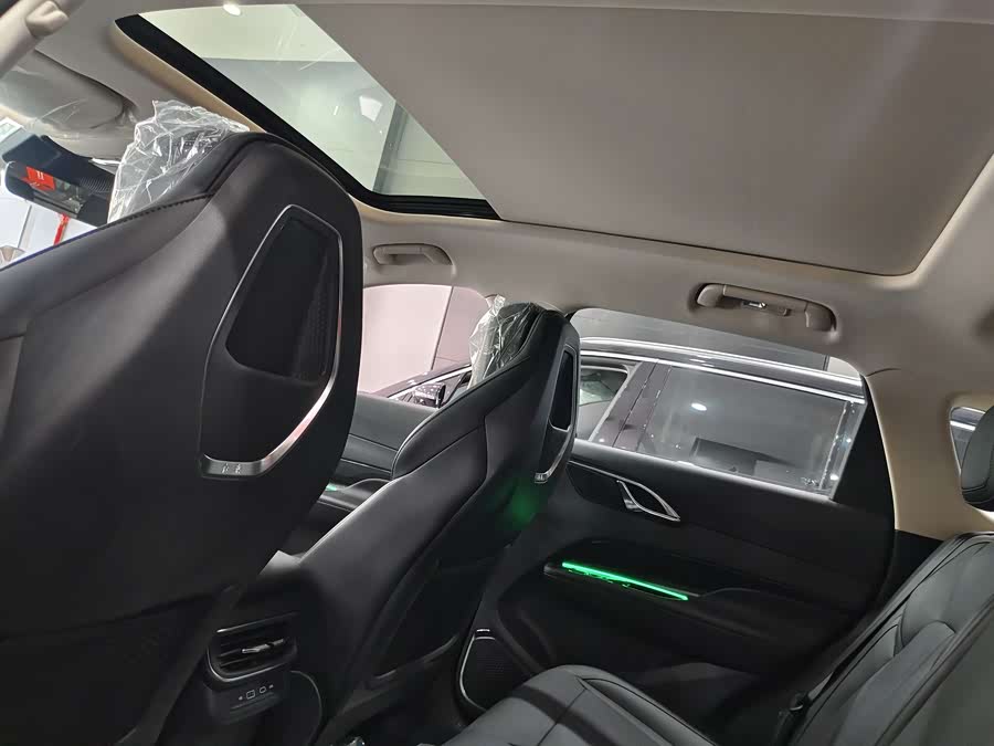 HongQi HS3 PHEV 2025 #9 HongQi HS3 PHEV 2025 car image #9