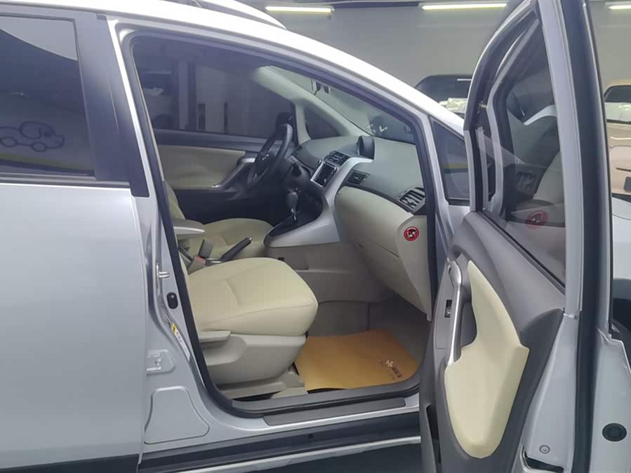 Toyota Reiz 2016 #9 Toyota Reiz 2016 car image #9