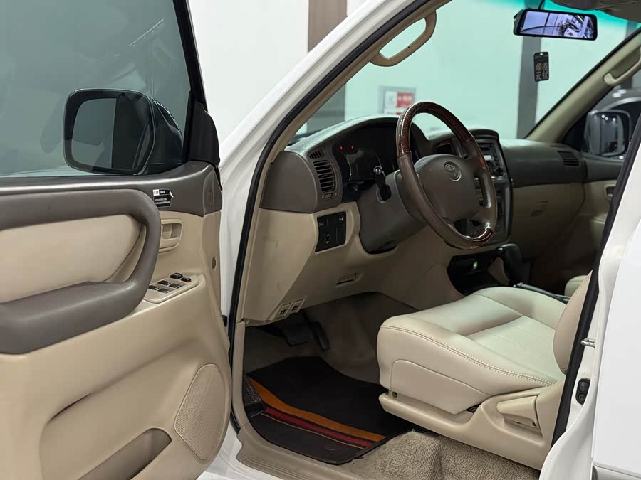 Toyota Land Cruiser 2005 car image #9