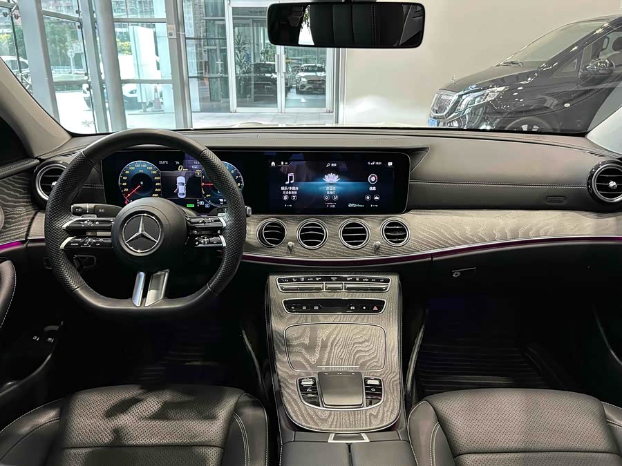 Mercedes-Benz E Class New Energy 2023 car image #9
