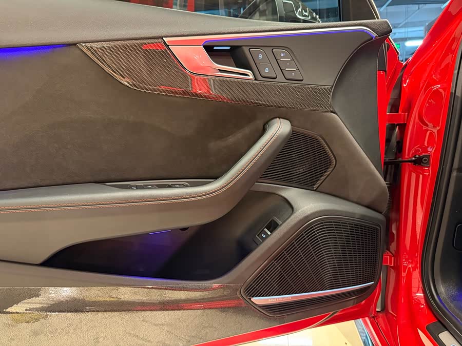 Audi RS 4 2020 car image #9