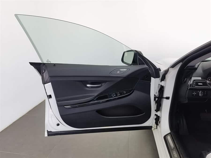 BMW 6 Series 2015 car image #9