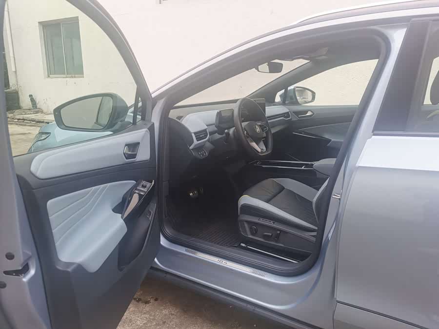 Volkswagen ID.4 X 2024 immagine di auto #9