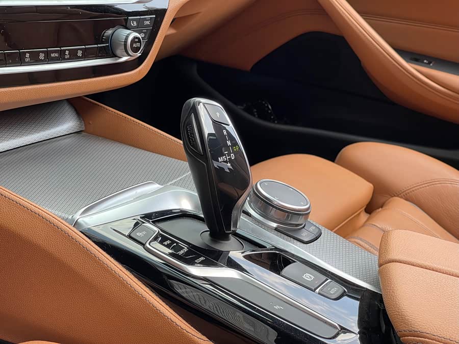 BMW 5 Series (Imported) 2018 #9 BMW 5 Series (Imported) 2018 car image #9