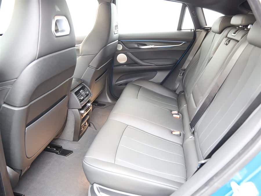 BMW X6 M 2020 car image #9