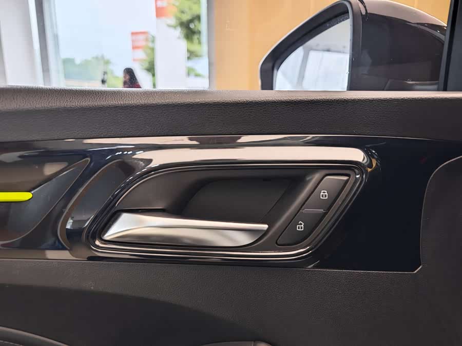 Roewe i5 2023 car image #9