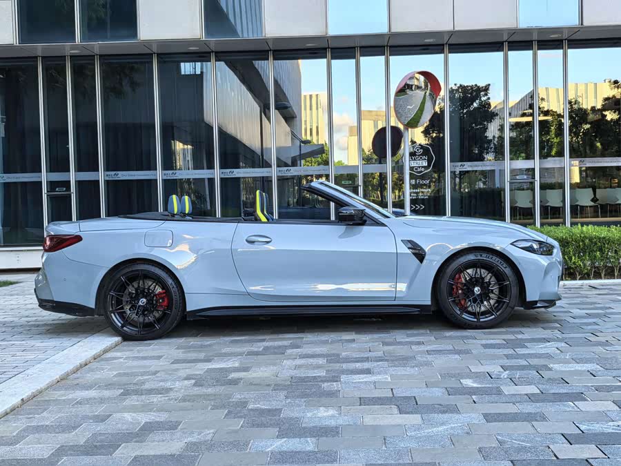 BMW M4 2022 car image #9