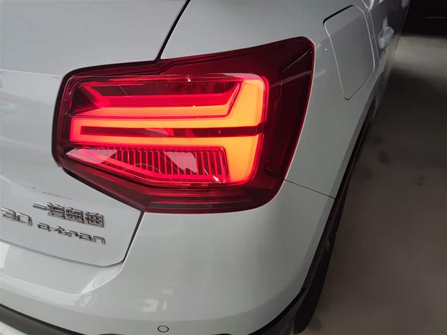 Audi Q2L e-tron 2020 #9 Audi Q2L e-tron 2020 car image #9