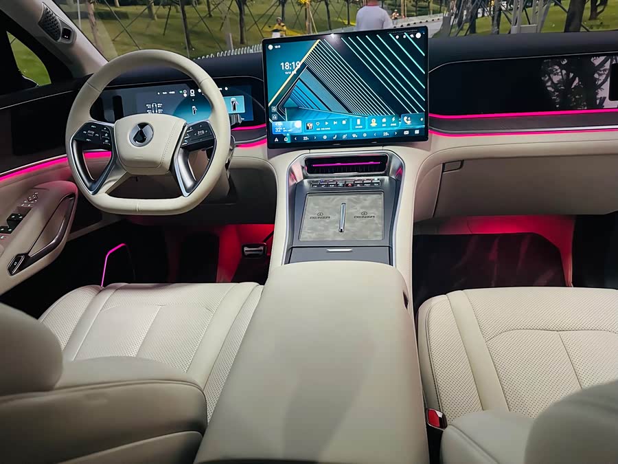 Denza N9 2025 #9 Denza N9 2025 car image #9