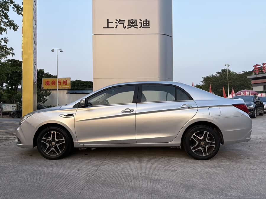 BYD G5 2014 #9 BYD G5 2014 изображение автомобиля #9