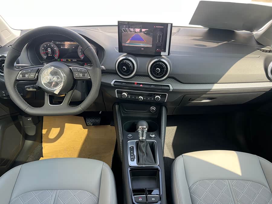 Audi Q2L 2025 car image #9