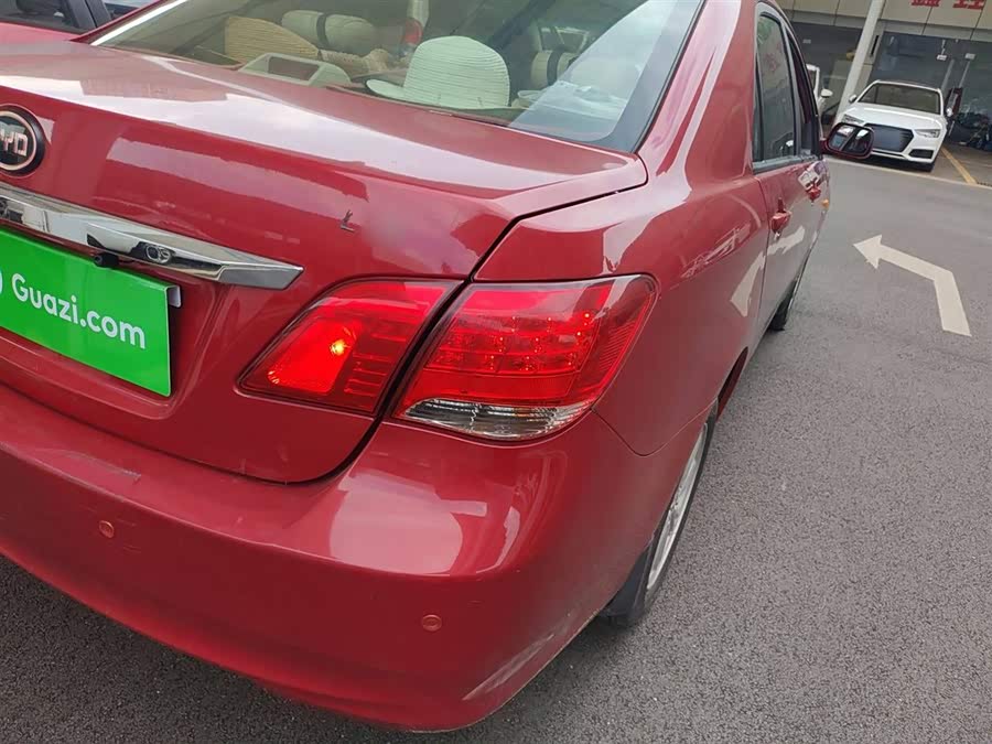 BYD L3 2013 immagine di auto #9