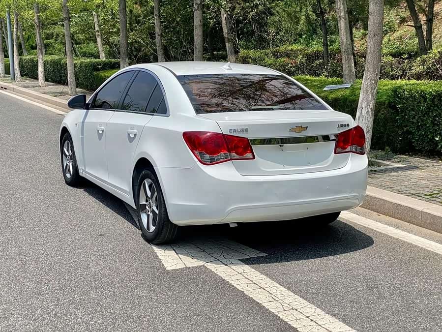Chevrolet Cruze 2012 immagine di auto #9