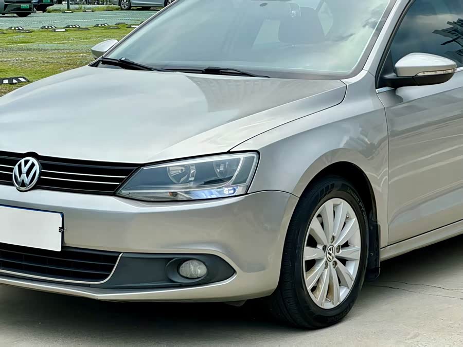 Volkswagen Sagitar 2014 immagine di auto #9