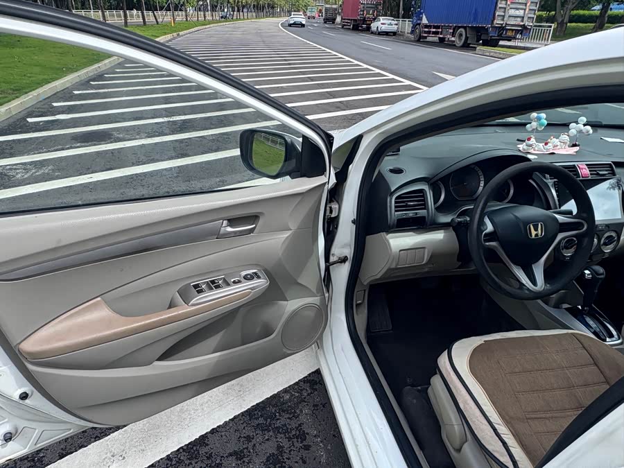 Honda City Classic 2013 #9 Honda City Classic 2013 car image #9