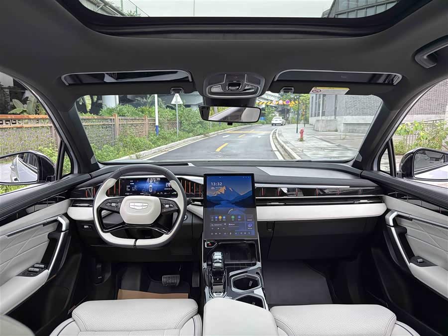 GEELY Boyue L 2023 car image #9