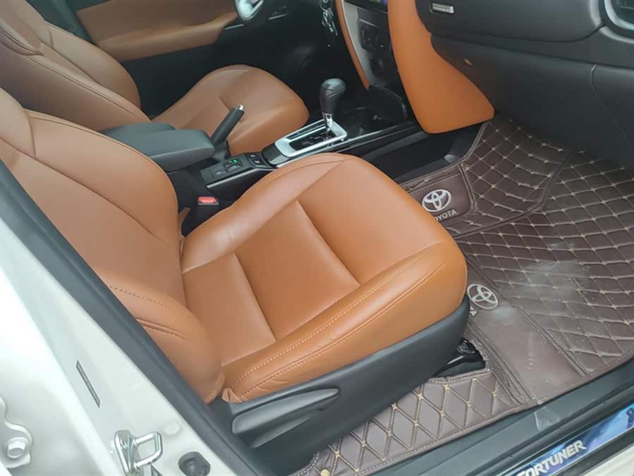 Toyota Fortuner 2019 car image #9