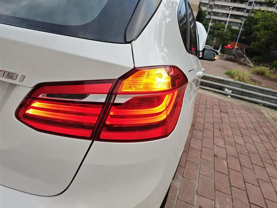 BMW 2 Series Tourer (Imported) 2015 #9 BMW 2 Series Tourer (Imported) 2015 immagine di auto #9