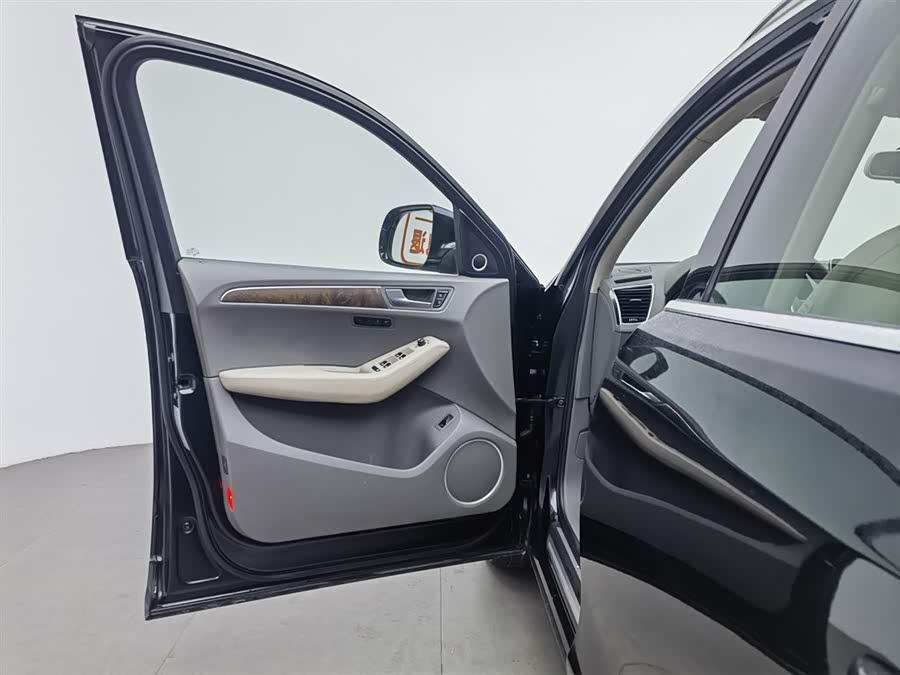 Audi Q5 (Imported) 2011 #9 Audi Q5 (Imported) 2011 car image #9