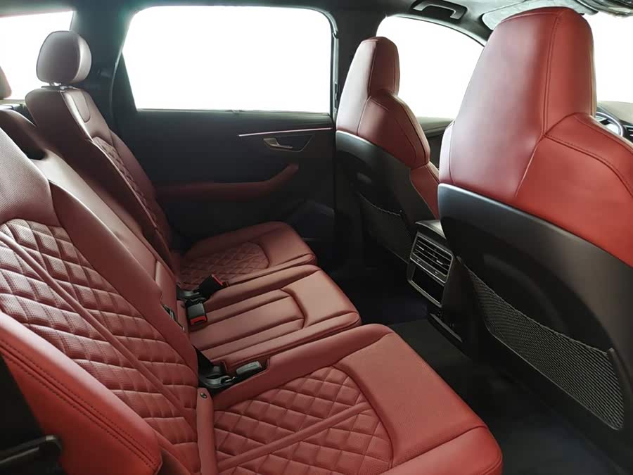 Audi SQ7 2024 car image #9