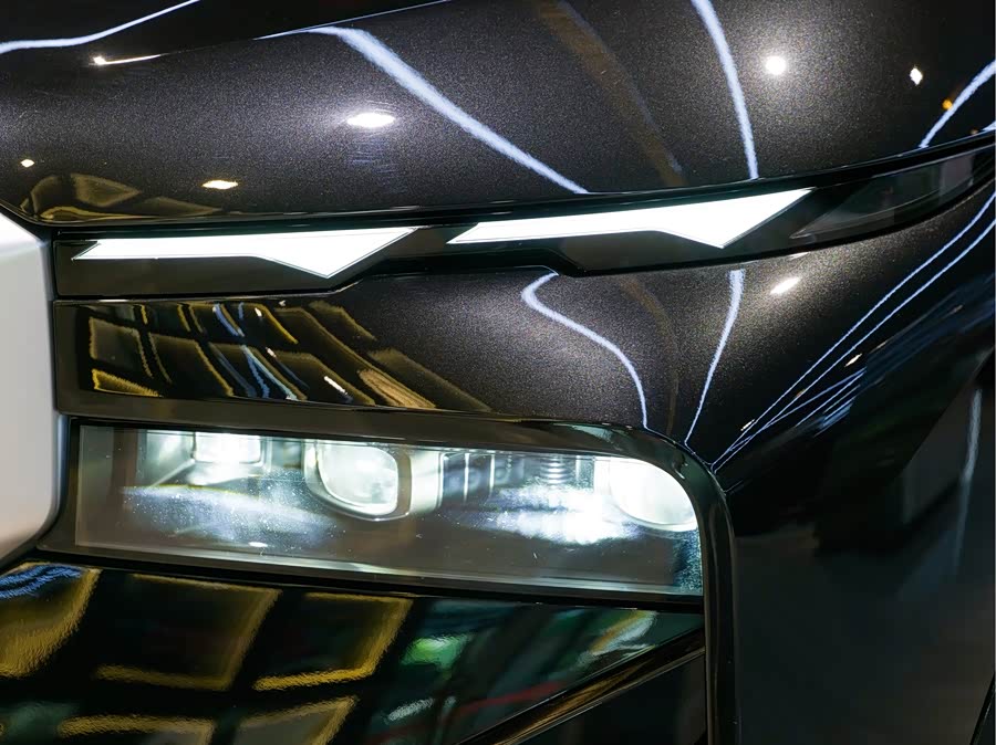 BMW XM 2024 car image #9