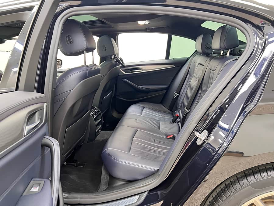 BMW 5 Series (Imported) 2019 #9 BMW 5 Series (Imported) 2019 car image #9