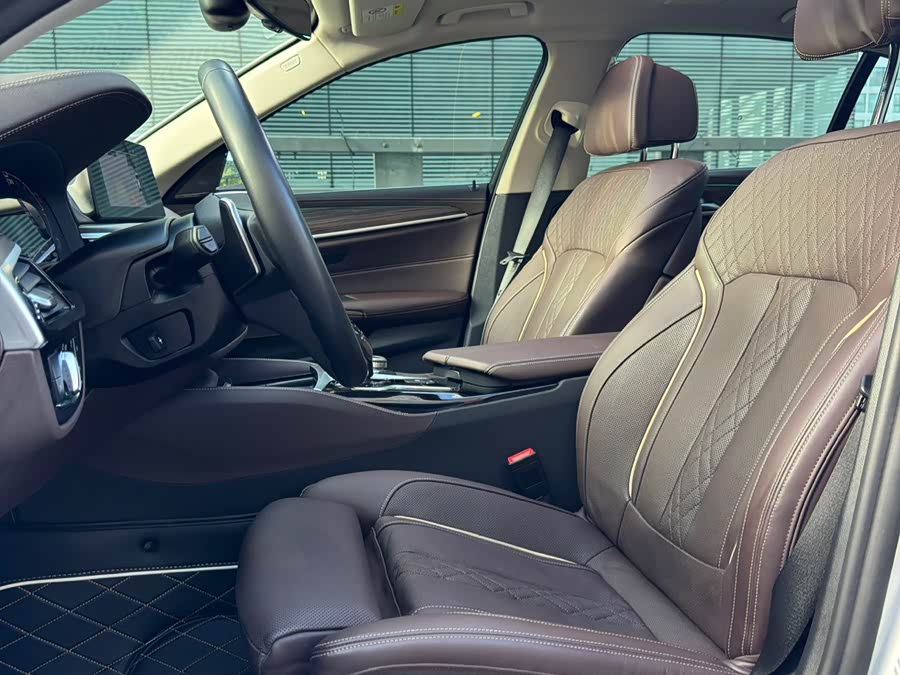 BMW 5 Series 2019 #9 BMW 5 Series 2019 car image #9