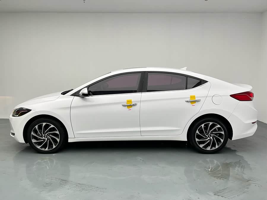 Hyundai C3R 2020 car image #9