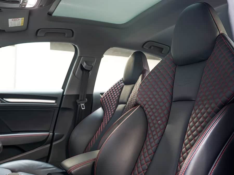 Audi S3 2019 изображение автомобиля #9