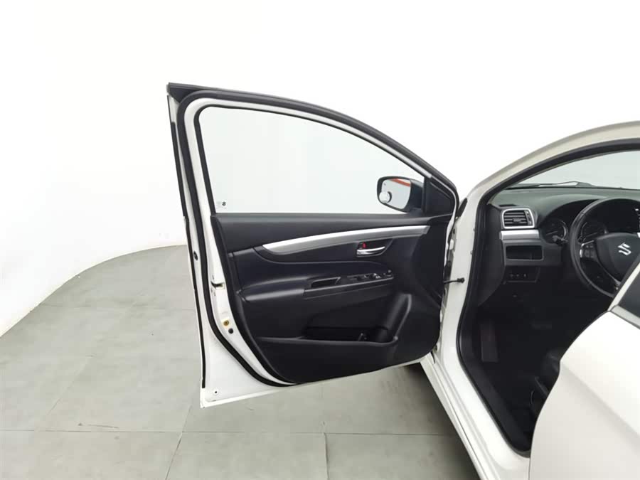 铃木 启悦 2015 汽车图片 #9