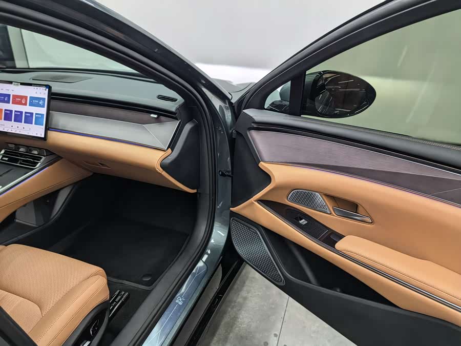 BYD HanL 2025 car image #9