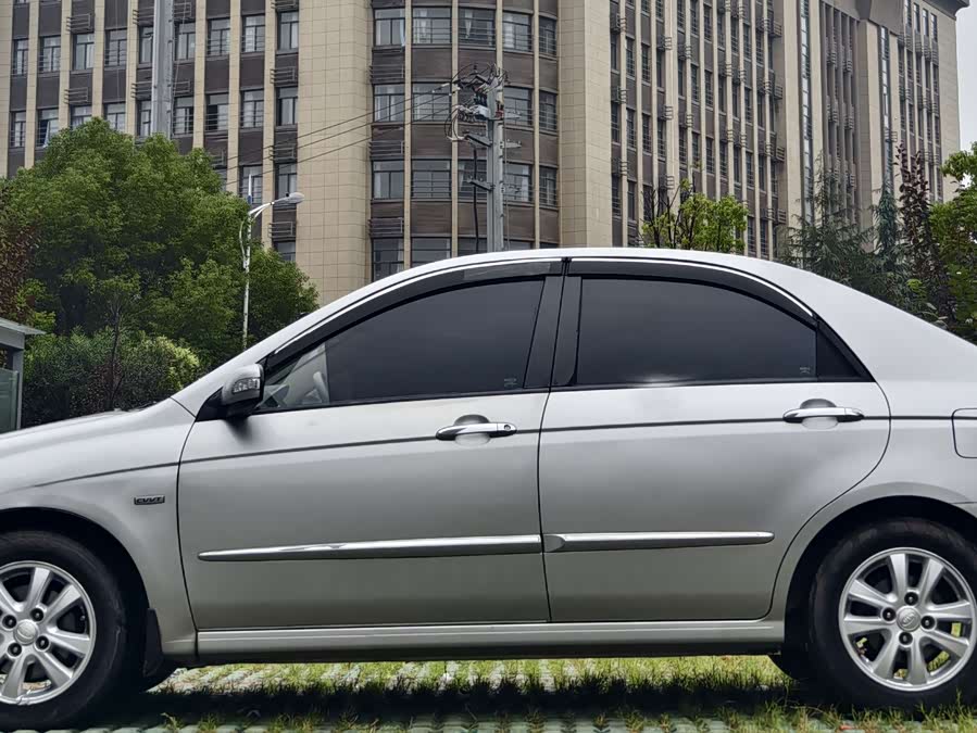 起亚 赛拉图 2008 汽车图片 #9