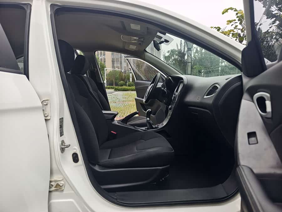 GAC Trumpchi GA3 2014 car image #9