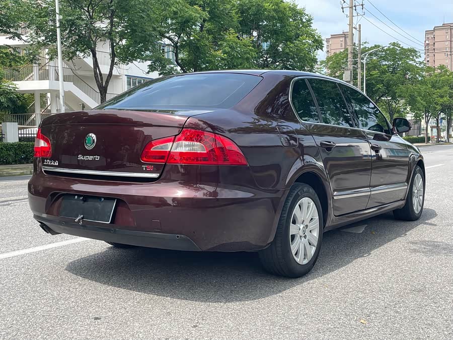 Skoda Superb 2009 car image #9