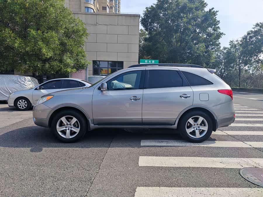 Hyundai Veracruz 2010 صورة سيارة #9