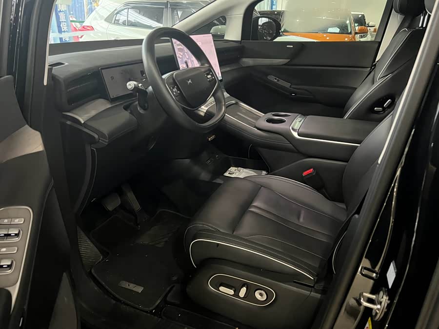 Xpeng X9 2024 immagine di auto #9