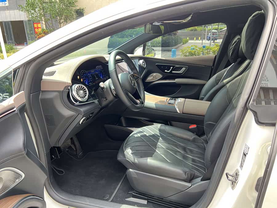 Mercedes-Benz EQS Class 2023 car image #9