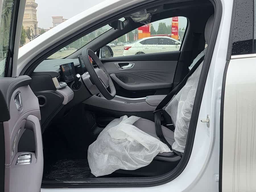 Roewe M7 DMH 2025 изображение автомобиля #9