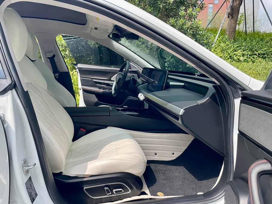 小鹏 小鹏P7 2022 汽车图片 #9