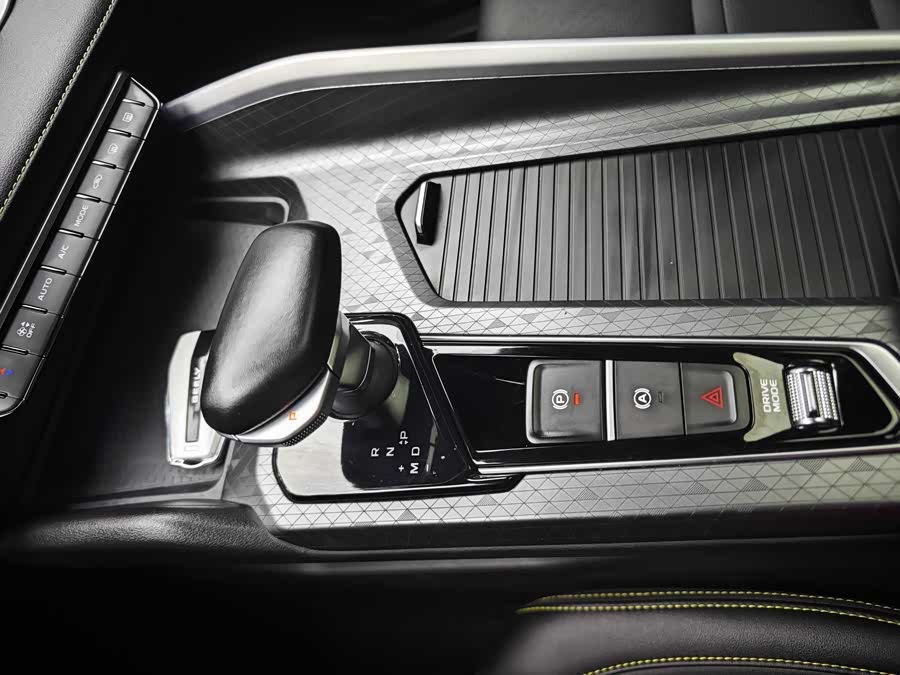 GEELY PrefaceL 2023 car image #9