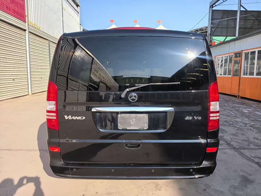 奔驰 唯雅诺 2017 汽车图片 #9