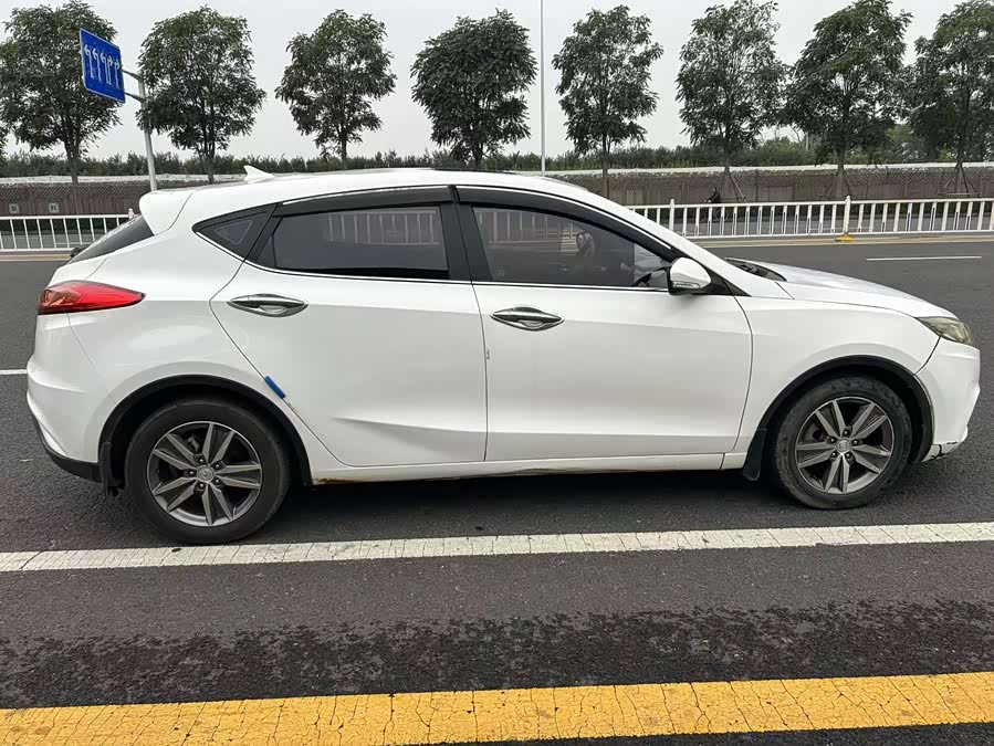 Changan Eado XT 2016 car image #9