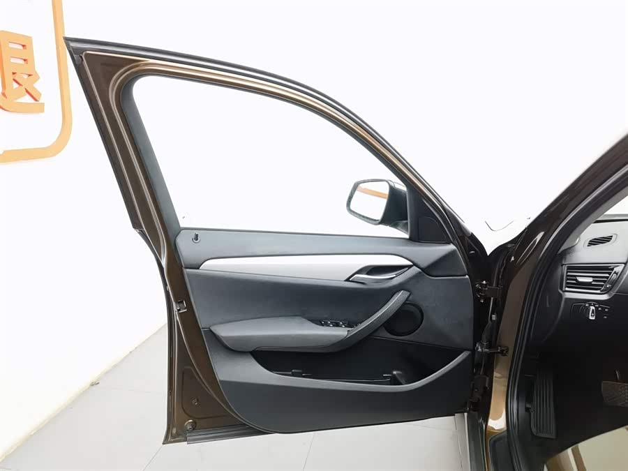 BMW X1 (Imported) 2012 #9 BMW X1 (Imported) 2012 car image #9