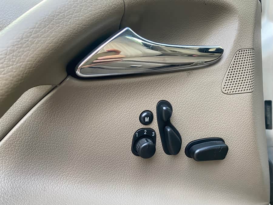 奔驰 唯雅诺 2012 汽车图片 #9