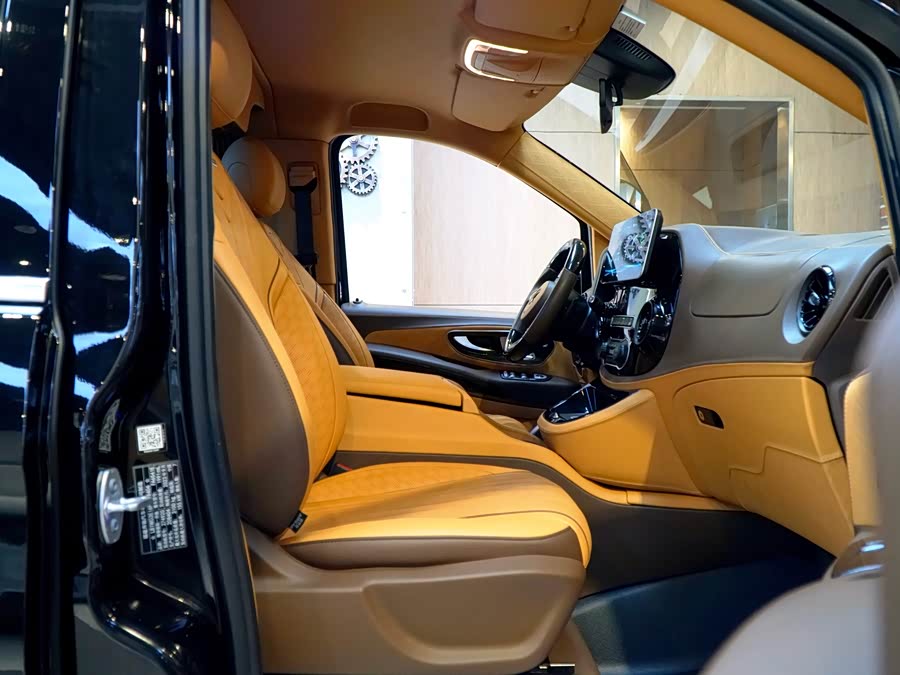 Mercedes-Benz Vito 2023 car image #9