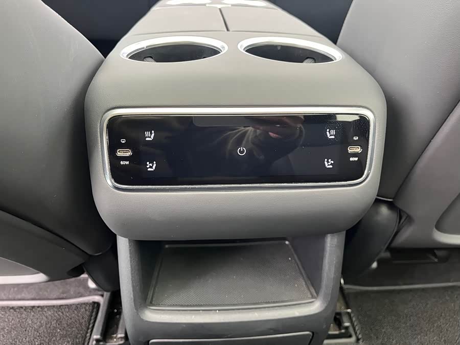 Li L8 2024 изображение автомобиля #9